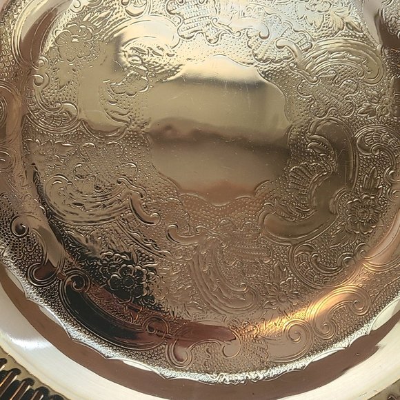 Round Silver Decorative Plate - Picture 6 of 11